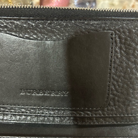 Burberry Pebbled Leather Black Textured Full Zip w/Snap Closure Leather Wallet! - Picture 8 of 12